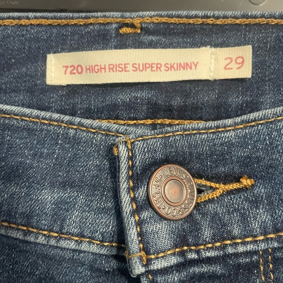 Levi Skinny Jeans - Picture 2 of 3